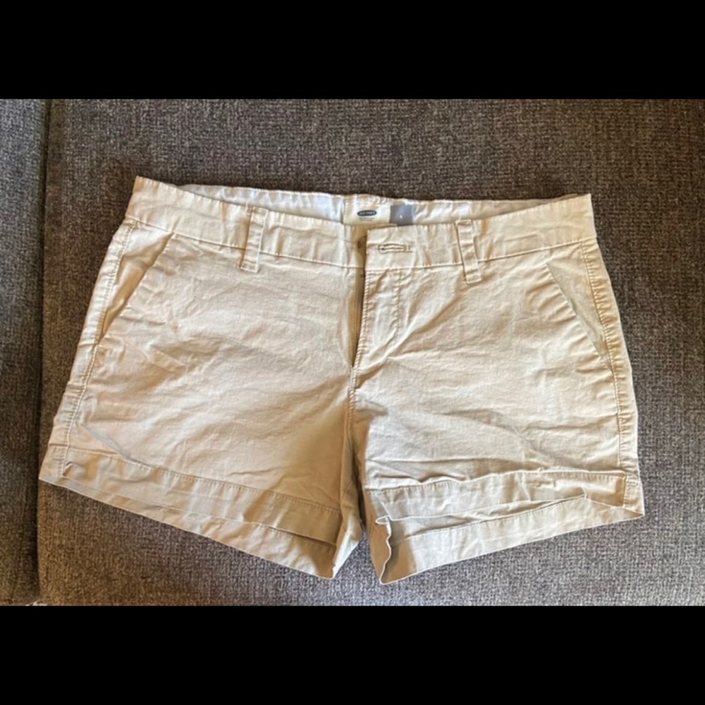 Old Navy women's khaki shorts
